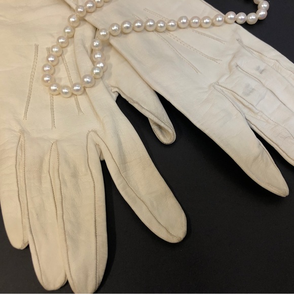 Vintage 50s Milore Kid Leather Gloves, Retro Cream Gloves, Sz  6 1/2 - Picture 2 of 10